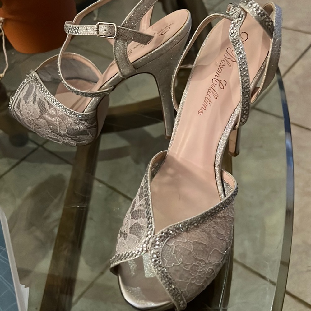 Worn 1x Silver size 9 heels sparkly lace